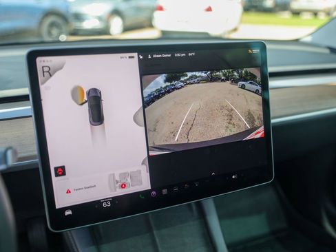 Used 2023 Tesla Model 3 Standard Range image 15