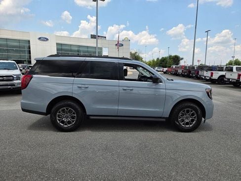 New 2026 Ford Expedition Active RWD image 13