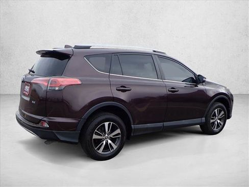 Used 2018 Toyota RAV4 XLE image 4