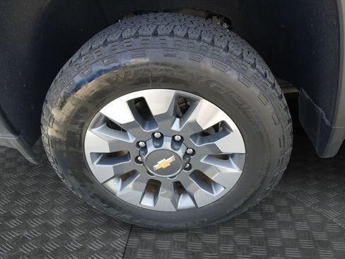 Used 2023 Chevrolet Silverado 2500 Custom w/ Custom Value Package image 23