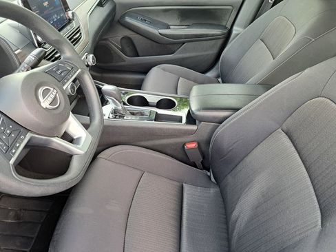 Used 2024 Nissan Altima 2.5 SV image 18