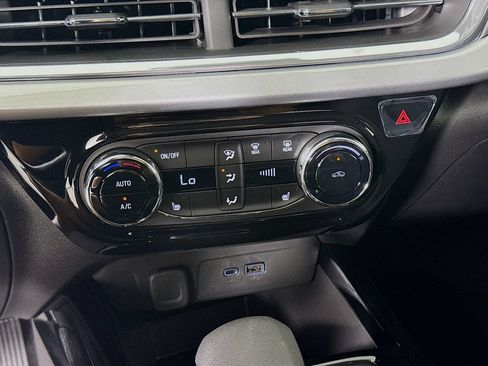 New 2026 Chevrolet Trax LT w/ Midnight Edition FWD image 16