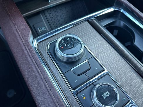 Used 2023 Ford Expedition Limited image 25