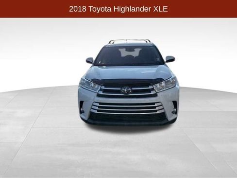 Used 2018 Toyota Highlander XLE image 2