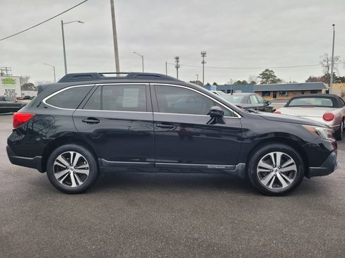 Used 2018 Subaru Outback 2.5i Limited image 4