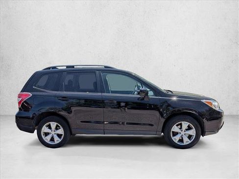 Used 2016 Subaru Forester 2.5i Premium w/ All-Weather Package AWD/4WD image 4
