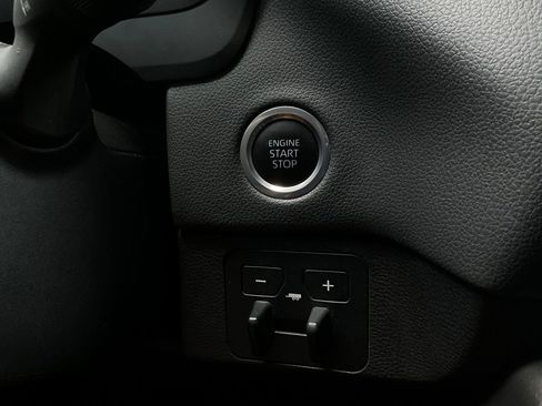 Used 2022 Toyota Tundra Limited w/ Power Package image 29