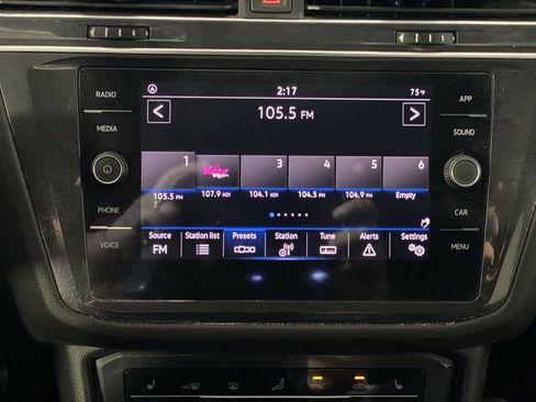 Used 2023 Volkswagen Tiguan SE image 12