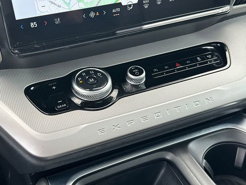 Certified 2025 Ford Expedition Max Active image 33