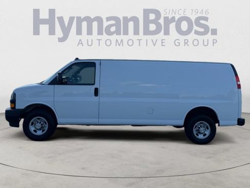 Used 2022 Chevrolet Express 2500 Extended w/ Driver Convenience Package RWD image 6
