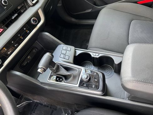 Used 2025 Kia Sportage LX FWD image 39