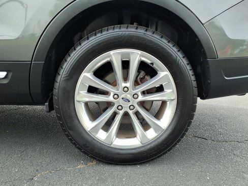 Used 2018 Ford Explorer XLT w/ Equipment Group 202A AWD/4WD image 21