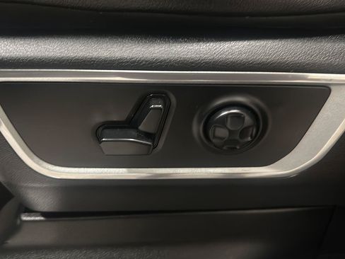 Used 2020 RAM 1500 Laramie w/ Sport Appearance Package AWD/4WD image 16