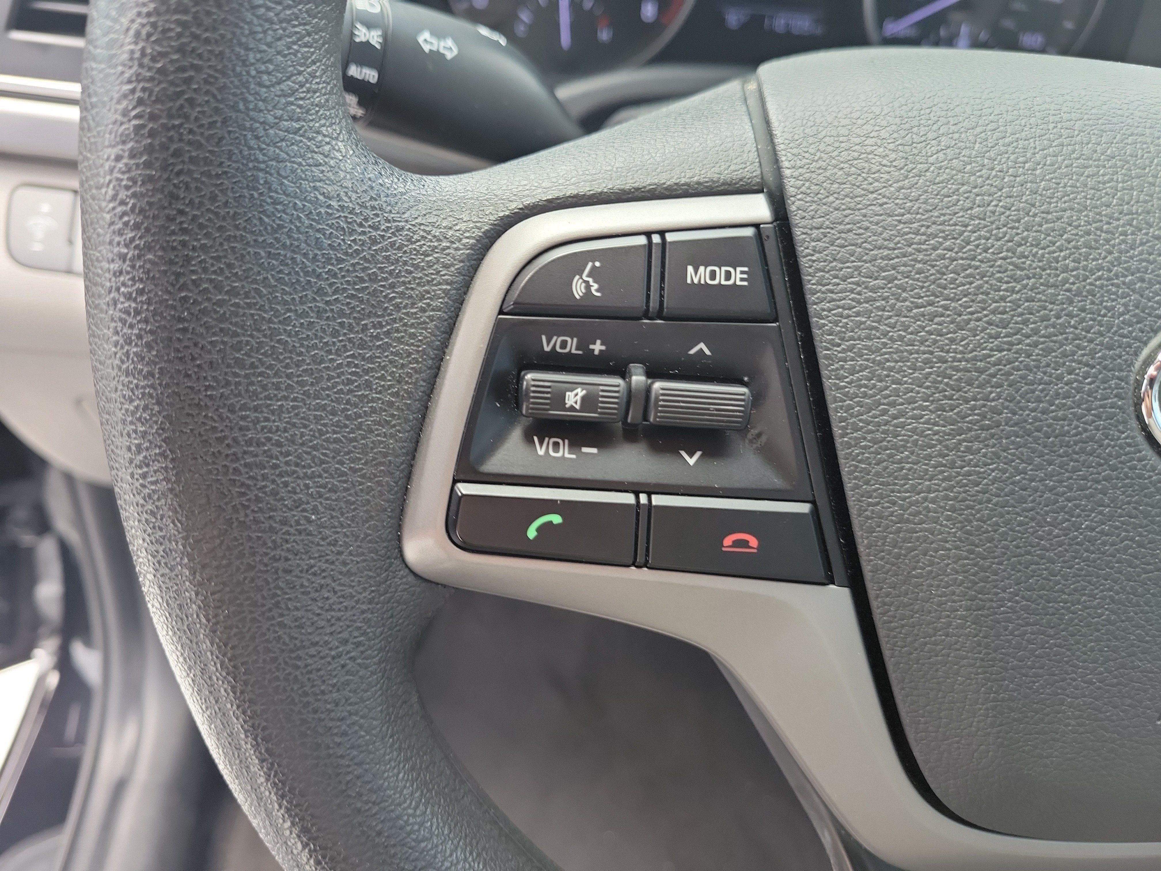 Used 2017 Hyundai Elantra SE FWD image 25