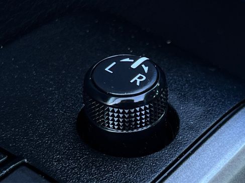 Used 2021 Toyota Tacoma SR5 image 40