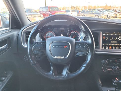 Used 2022 Dodge Charger SXT w/ Blacktop Package image 9