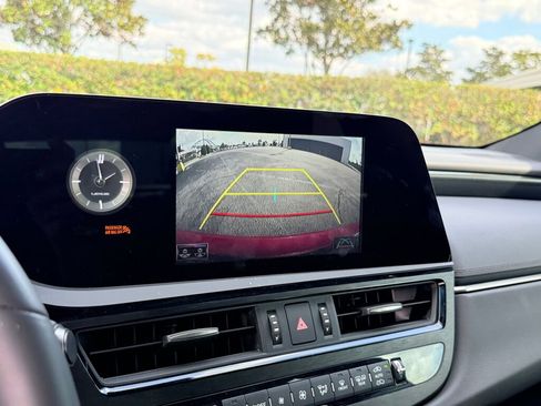 Certified 2022 Lexus ES 350 w/ Accessory Package 2 image 25