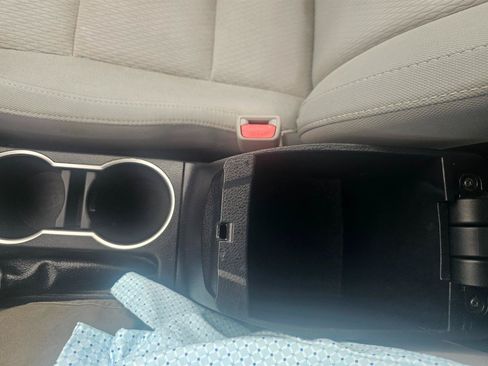 Used 2015 Toyota Corolla LE FWD image 39