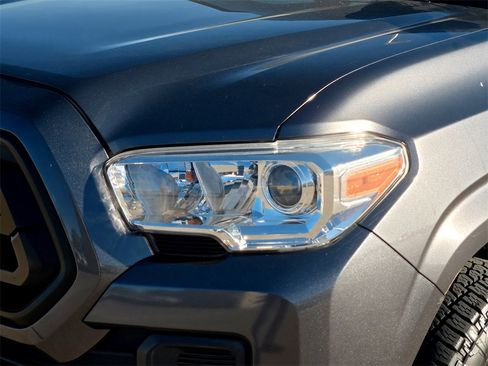 Used 2021 Toyota Tacoma SR w/ SR Convenience Package image 3