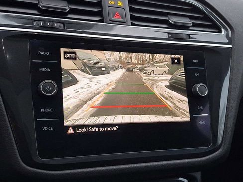 Used 2022 Volkswagen Tiguan SEL R-Line image 15