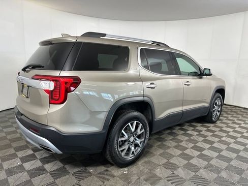 Used 2023 GMC Acadia SLE w/ Driver Convenience Package image 3