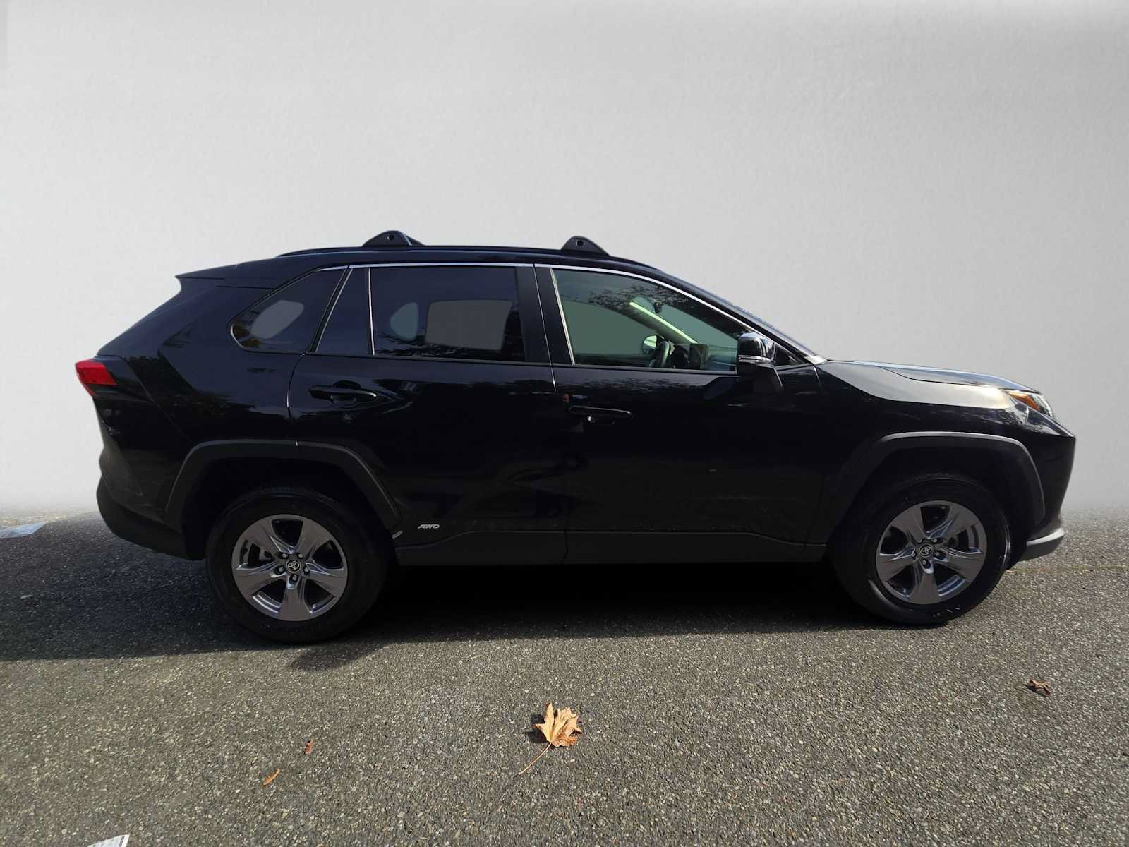 Certified 2025 Toyota RAV4 LE AWD/4WD image 2