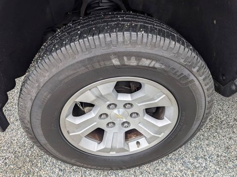 Used 2018 Chevrolet Silverado 1500 LT w/ Texas Edition AWD/4WD image 11