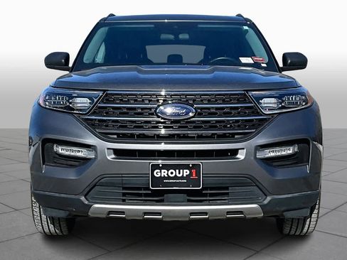 Used 2022 Ford Explorer XLT w/ Equipment Group 202A image 4