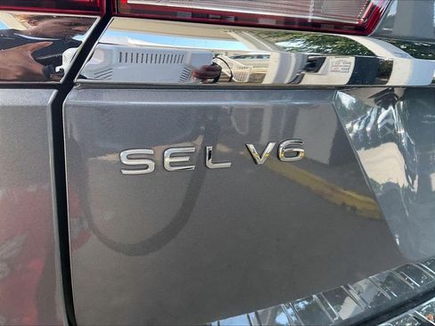 Certified 2023 Volkswagen Atlas SEL AWD/4WD image 28