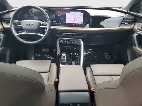 Used 2025 Audi Q5 Premium Plus w/ Premium Plus AWD/4WD image 11