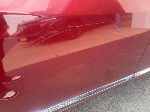 Used 2017 Buick LaCrosse Preferred image 4