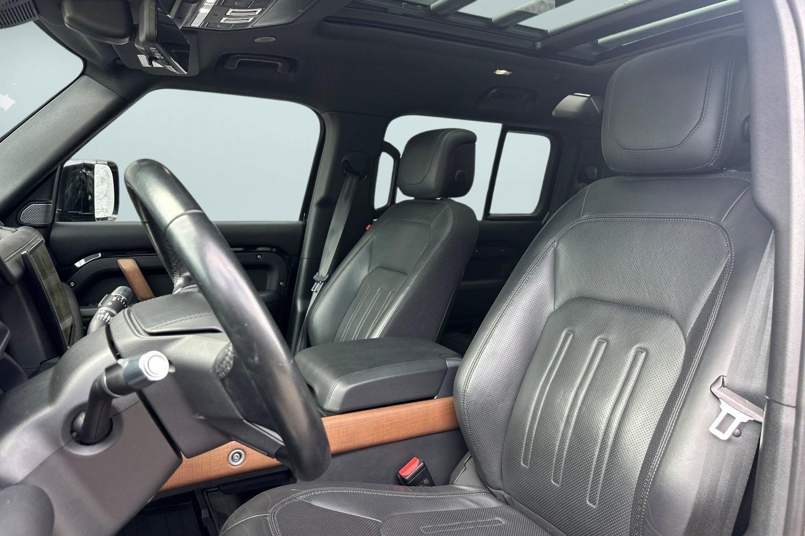 Used 2022 Land Rover Defender 110 X AWD/4WD image 5