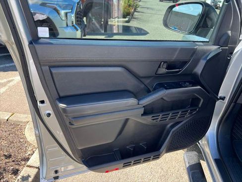 Certified 2025 Toyota Tacoma SR image 10