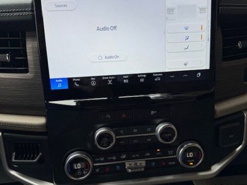 Used 2024 Ford Expedition Limited RWD image 15