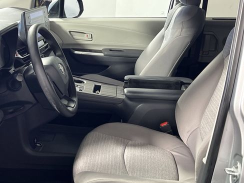 Used 2023 Toyota Sienna LE image 13