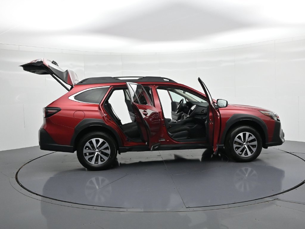 Used 2025 Subaru Outback Premium AWD/4WD image 22