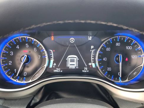 Used 2023 Chrysler Pacifica Limited w/ Uconnect Theater Family Group AWD/4WD image 32