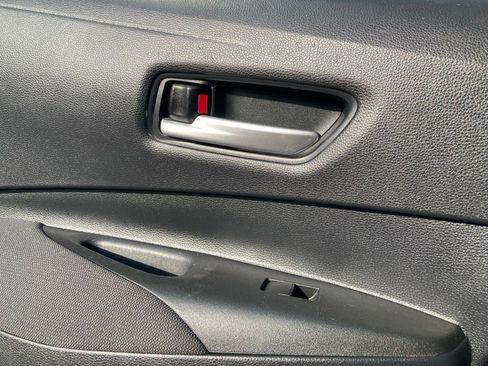 Used 2021 Toyota Corolla LE FWD image 11
