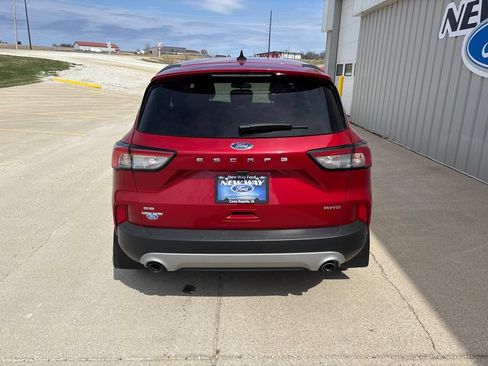 Used 2022 Ford Escape SE w/ Cold Weather Package AWD/4WD image 6