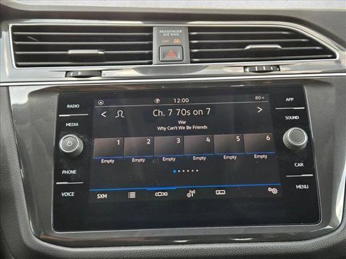 Used 2024 Volkswagen Tiguan SE image 12