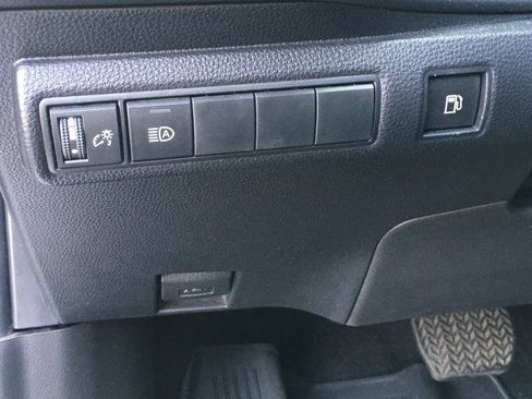 Used 2023 Toyota Corolla LE FWD image 17
