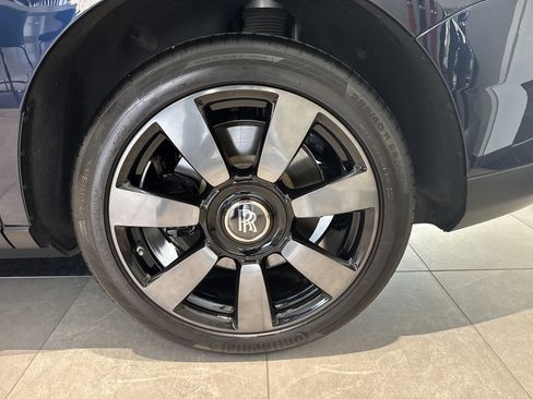 Certified 2024 Rolls-Royce Cullinan image 31