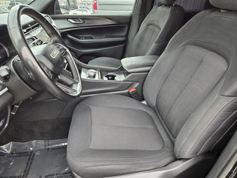 Used 2024 Jeep Grand Cherokee L Laredo RWD image 22