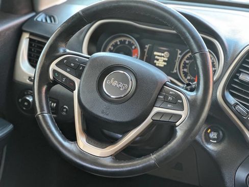 Used 2016 Jeep Cherokee 75th Anniversary AWD/4WD image 10