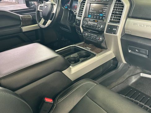 Used 2017 Ford F250 Lariat w/ Lariat Ultimate Package AWD/4WD image 14