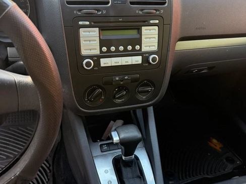 Used 2007 Volkswagen Rabbit 2-Door FWD image 7