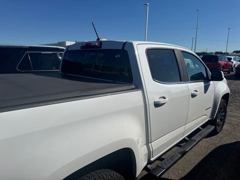 Used 2020 Chevrolet Colorado LT AWD/4WD image 12