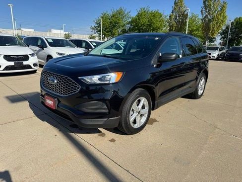 Used 2023 Ford Edge SE AWD/4WD image 3
