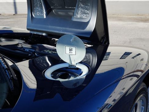 Used 2005 Ford GT image 37