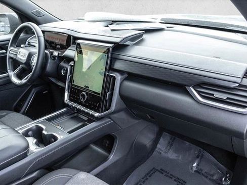 Used 2025 GMC Acadia Elevation image 25